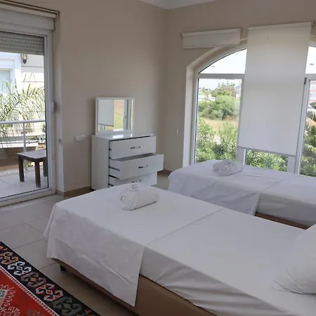Pine Golf Village فيلة *