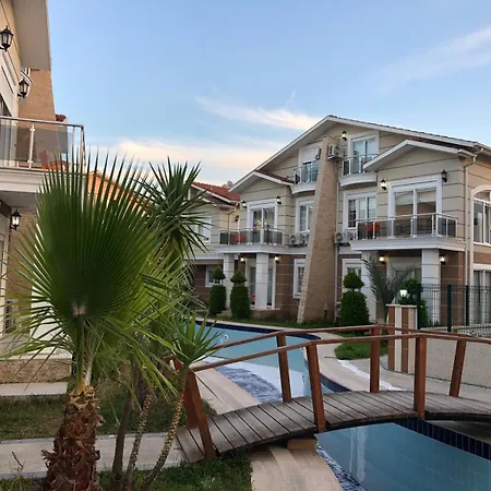 Pine Golf Village Vilă